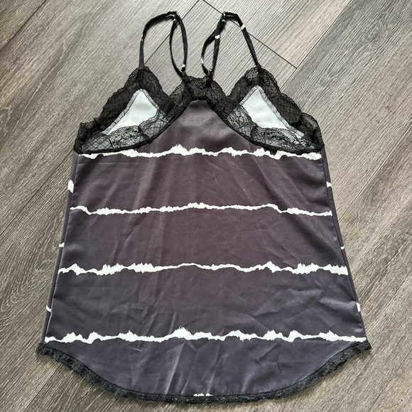 Lace v-neck top. - Picture 8 of 11